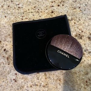 NEW Chanel bronzer brush and velvet cover